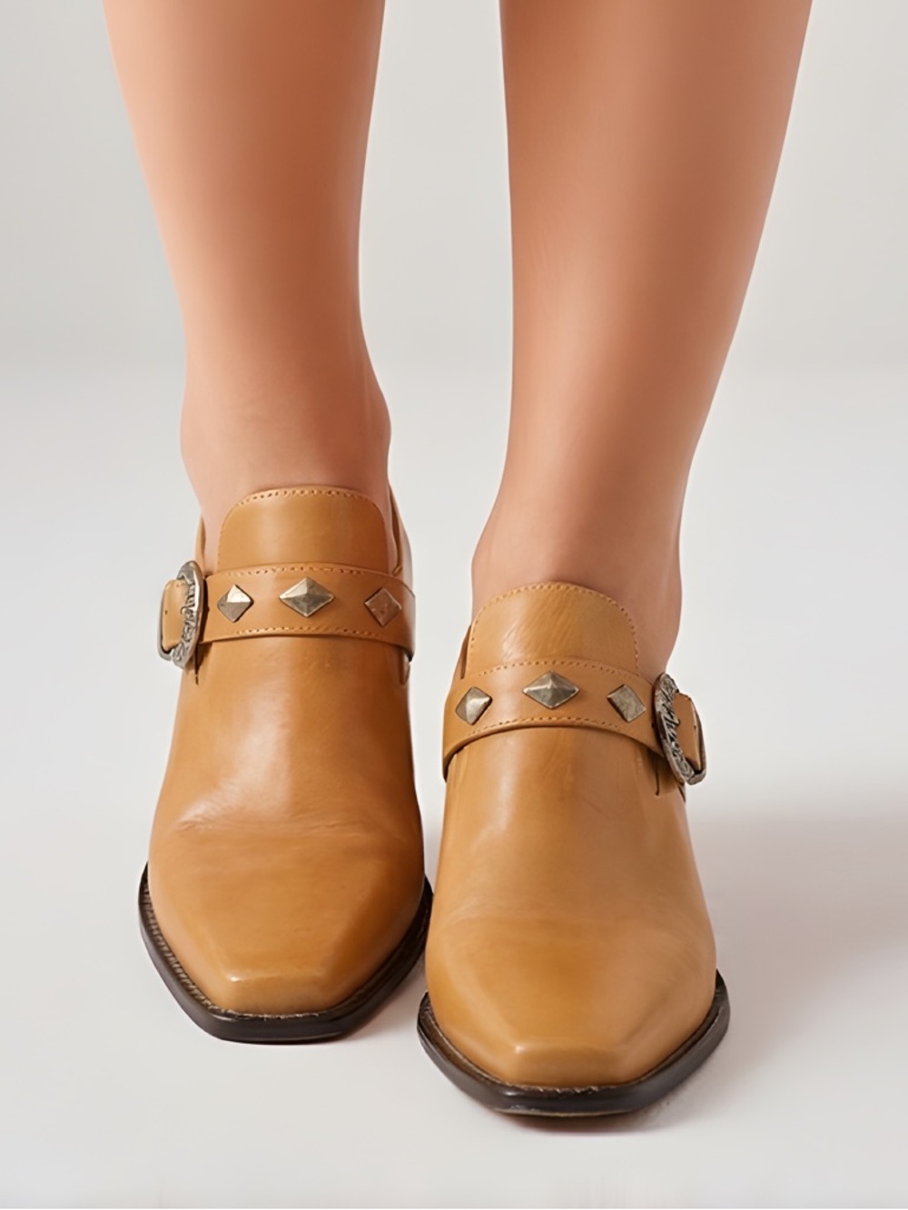 Dingo Leather booties Shooties Women 6.5M Tan Good Western Buckle Studs DI02302